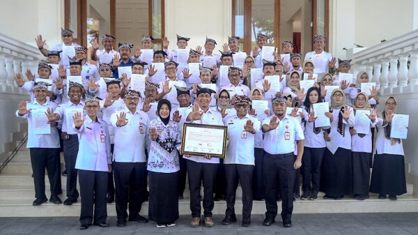 Bupati, Wabup, dan Jajaran ASN Lingkup Pemkab Bojonegoro Tandatangani Pakta Integritas Antikorupsi